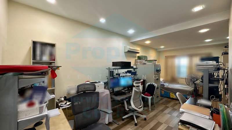 Semi-Detached House for Sale in Taman Overseas Union (Taman Oug) (Jalan Klang Lama (Old Klang Road)) - Kent Wong - Study - PropertyGuru.com.my