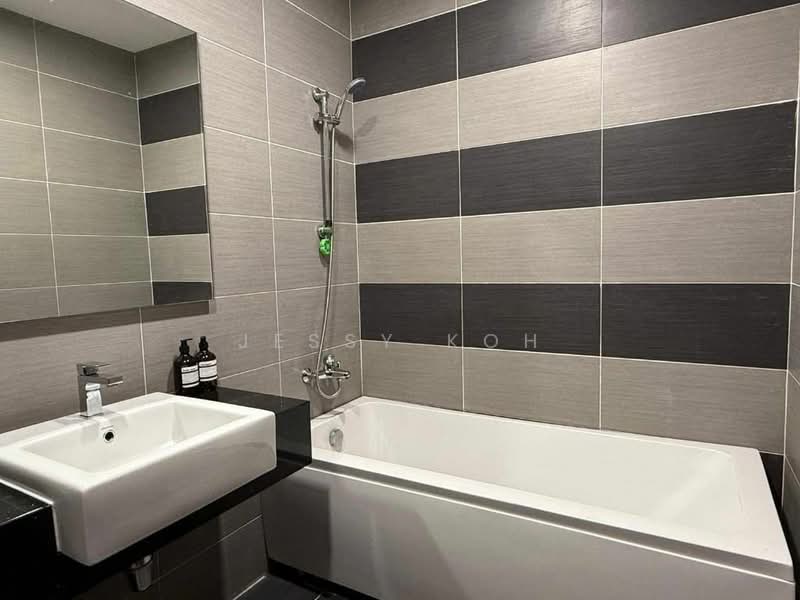Kondominium untuk Disewa di KSL D'Esplanade Residence - Jessy Koh - Bathroom - PropertyGuru.com.my