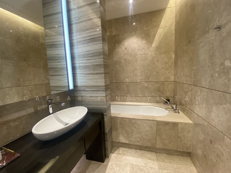 Servis Apartment untuk Dijual di The Ritz-Carlton Residences - Caesar Jing Yi Tan - Bathroom - PropertyGuru.com.my