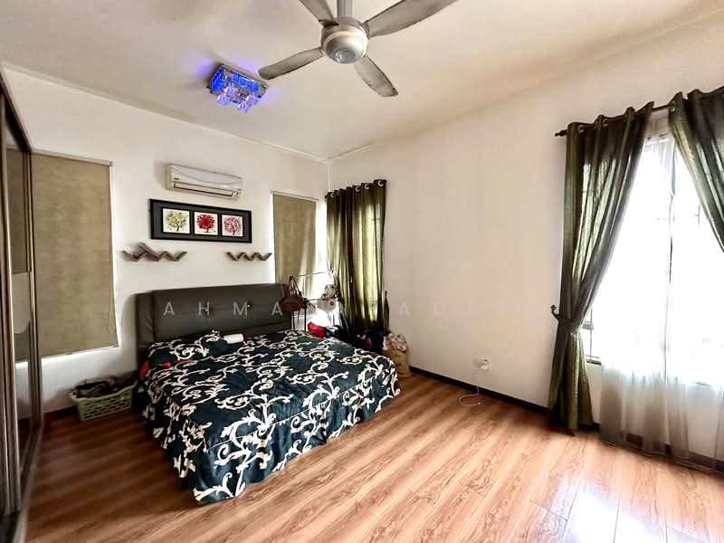 Semi-Detached House for Sale in Taman Tropika 2 (Kajang) - Ahmad Fadlee - Bedroom - PropertyGuru.com.my