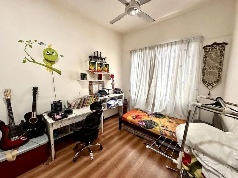 Semi-Detached House for Sale in Taman Tropika 2 (Kajang) - Ahmad Fadlee - Bedroom - PropertyGuru.com.my