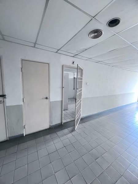 Kedai / Pejabat untuk Disewa di Bayan Lepas (Penang) - V. Goh - Corridor - PropertyGuru.com.my