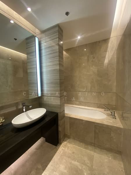 Servis Apartment untuk Dijual di The Ritz-Carlton Residences - Caesar Jing Yi Tan - Bathroom - PropertyGuru.com.my