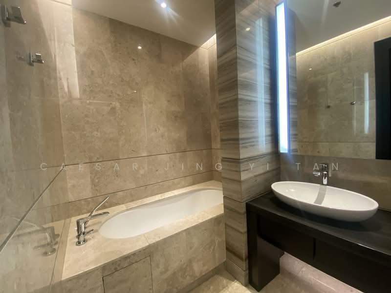 Servis Apartment untuk Dijual di The Ritz-Carlton Residences - Caesar Jing Yi Tan - Bathroom - PropertyGuru.com.my