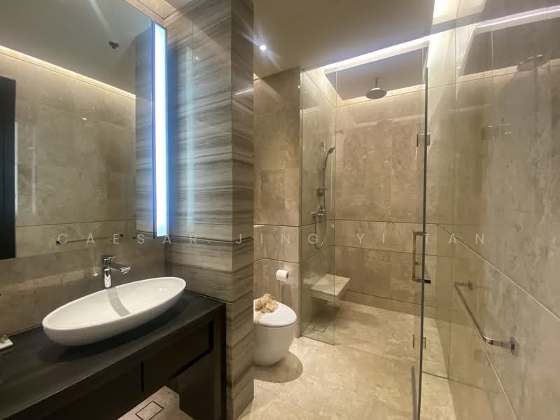 Servis Apartment untuk Dijual di The Ritz-Carlton Residences - Caesar Jing Yi Tan - Bathroom - PropertyGuru.com.my