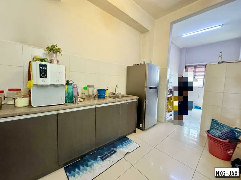 2-storey Terraced House for Sale in Setia Indah (Setia Alam) - Hui Juin Xian - Kitchen - PropertyGuru.com.my
