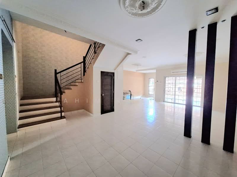 2-storey Terraced House for Sale in Denai Alam (Shah Alam) - Fahim Rustam - Living Room - PropertyGuru.com.my