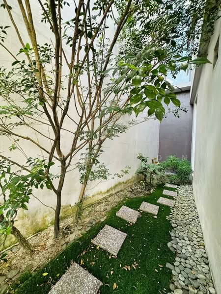 Rumah Teres 3 Tingkat untuk Dijual di Laman Glenmarie (Shah Alam) - Mohammad Din Majid - Garden - PropertyGuru.com.my