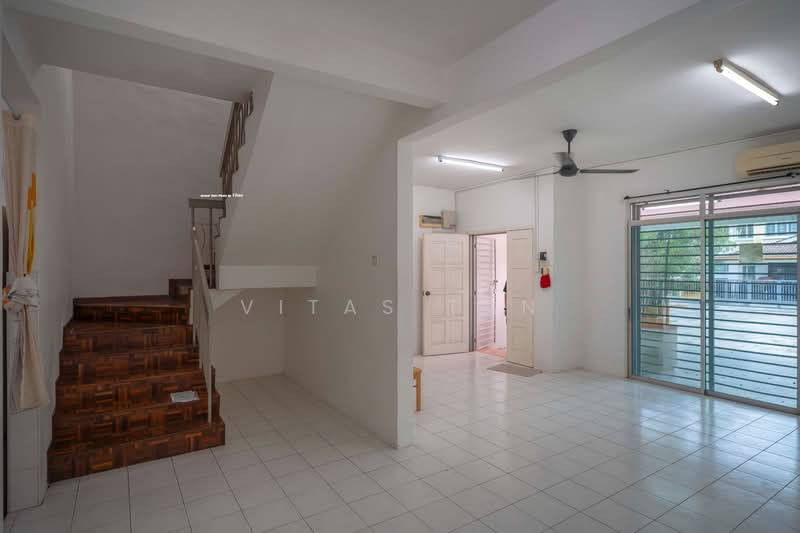 2-storey Terraced House for Rent in Setia Impian (Setia Alam) - Vitas Tan - Living Room - PropertyGuru.com.my