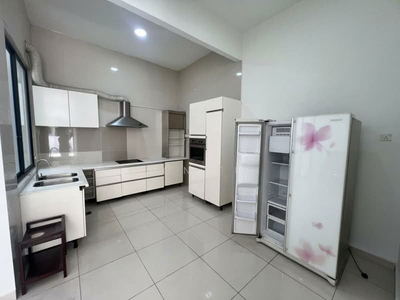 Rumah Teres untuk Disewa di Damansara Perdana (Selangor) - Leon Teh - Kitchen - PropertyGuru.com.my