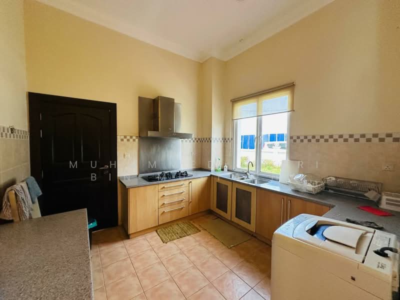 Bungalow for Sale in Kampung Baharu (Port Dickson) - Muhammed Nazri bin Mustapha - Kitchen - PropertyGuru.com.my