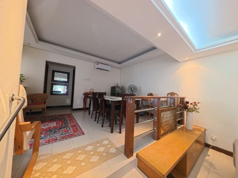 1-storey Terraced House for Sale in Taman Tun Dr Ismail (Kuala Lumpur) - Betty Ning - Dining Room - PropertyGuru.com.my