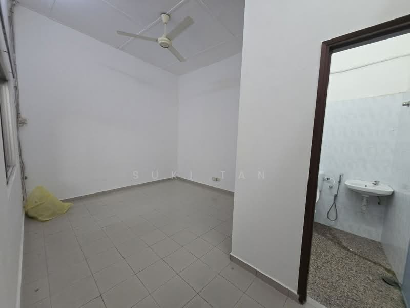 Rumah Teres 1 Tingkat untuk Dijual di Jalan Klang Lama (Old Klang Road) (Kuala Lumpur) - Suki Tan - Bathroom - PropertyGuru.com.my