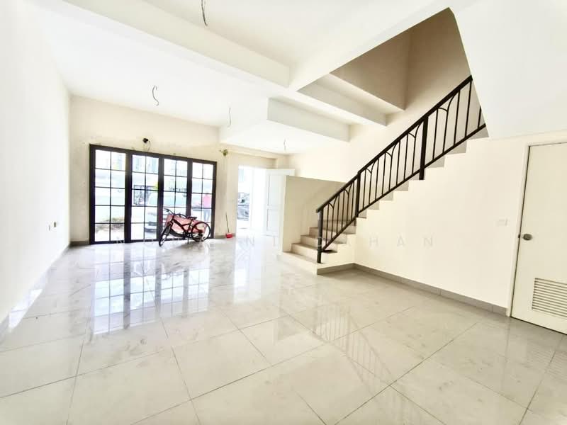 Rumah Teres 2 Tingkat untuk Dijual di Dengkil (Selangor) - Noraini Dahan - Living Room - PropertyGuru.com.my