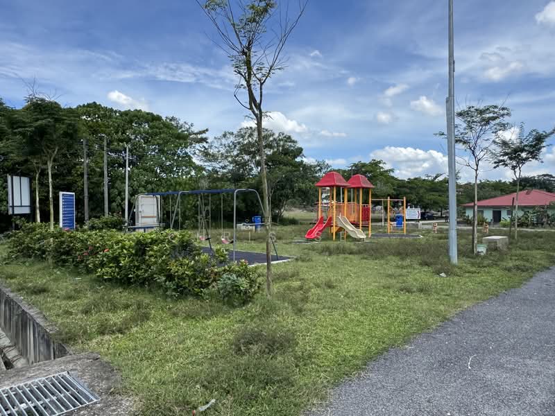 Rumah Teres 3 Tingkat untuk Disewa di Kampung Permata (Rawang) - Chris See - Exterior - PropertyGuru.com.my