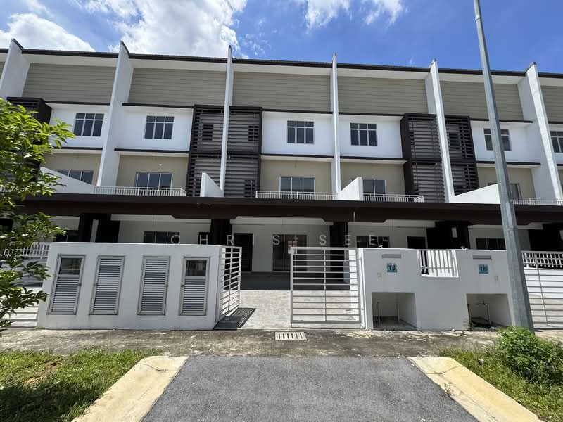 Rumah Teres 3 Tingkat untuk Disewa di Kampung Permata (Rawang) - Chris See - Exterior - PropertyGuru.com.my