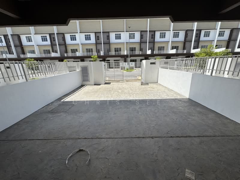 Rumah Teres 3 Tingkat untuk Disewa di Kampung Permata (Rawang) - Chris See - Exterior - PropertyGuru.com.my