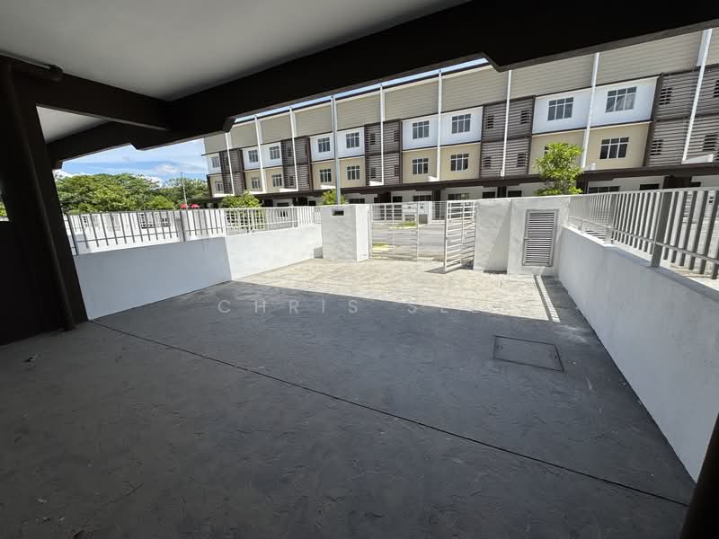 Rumah Teres 3 Tingkat untuk Disewa di Kampung Permata (Rawang) - Chris See - Exterior - PropertyGuru.com.my