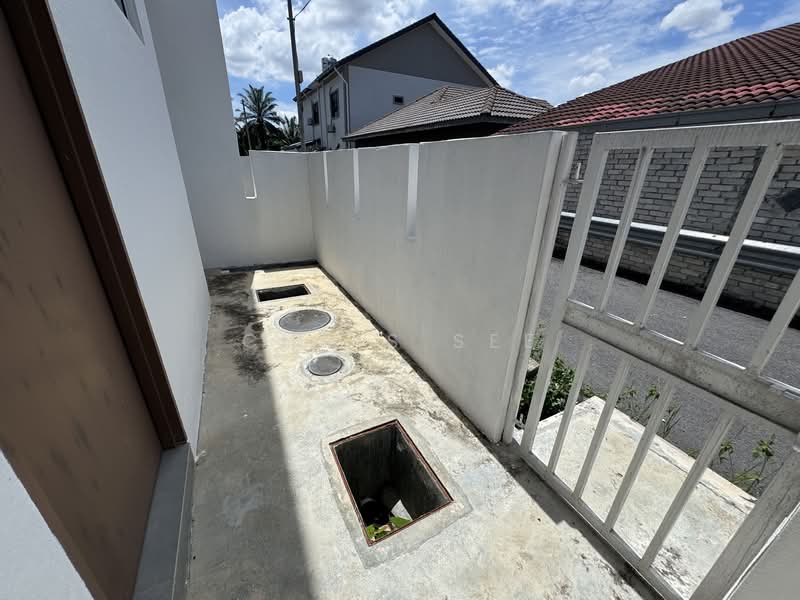 Rumah Teres 3 Tingkat untuk Disewa di Kampung Permata (Rawang) - Chris See - Exterior - PropertyGuru.com.my