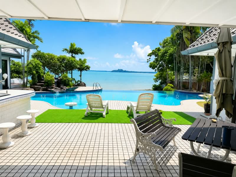 Bungalow for Sale in Taman Tanjung (Port Dickson) - Muhammed Nazri bin Mustapha - Pool - PropertyGuru.com.my