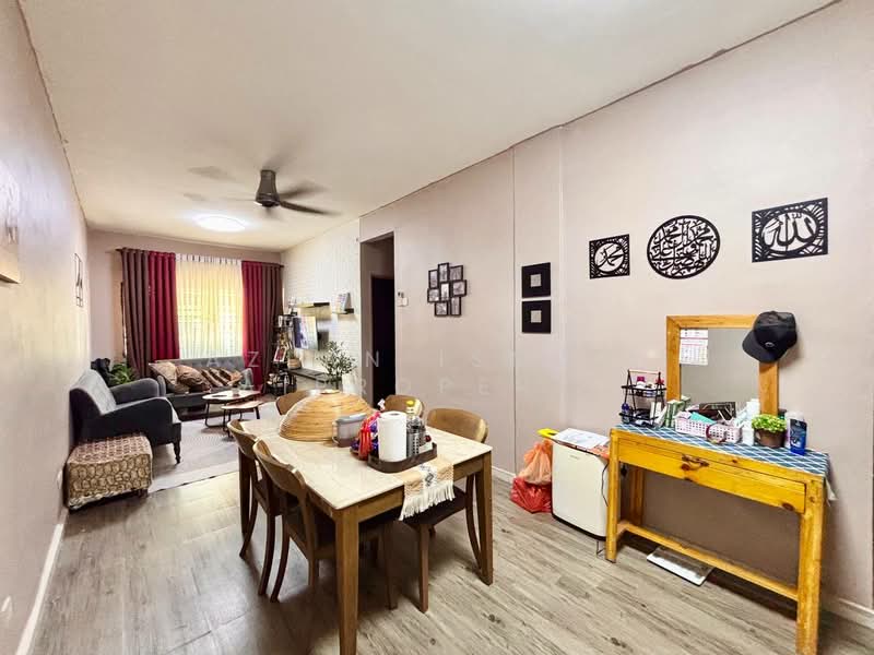 Residential Land for Sale in Gelang Patah (Johor) - Azlan Ismail aiproperty - Living Room - PropertyGuru.com.my