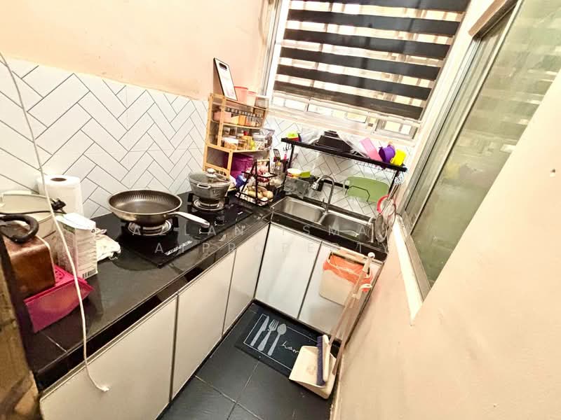 Residential Land for Sale in Gelang Patah (Johor) - Azlan Ismail aiproperty - Kitchen - PropertyGuru.com.my