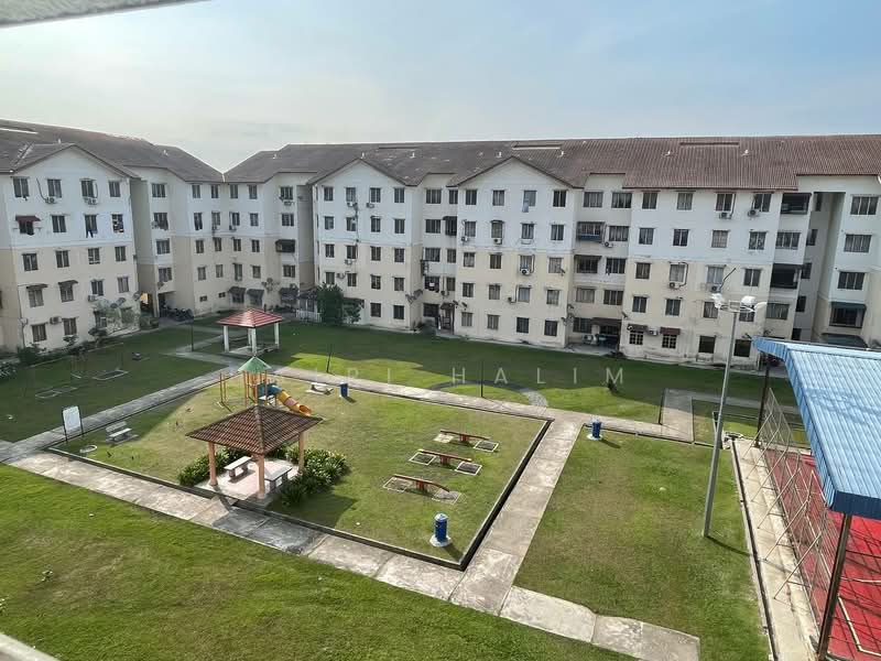 Pangsapuri untuk Dijual di Seri Ayu Apartment - Hairi Halim - Exterior - PropertyGuru.com.my