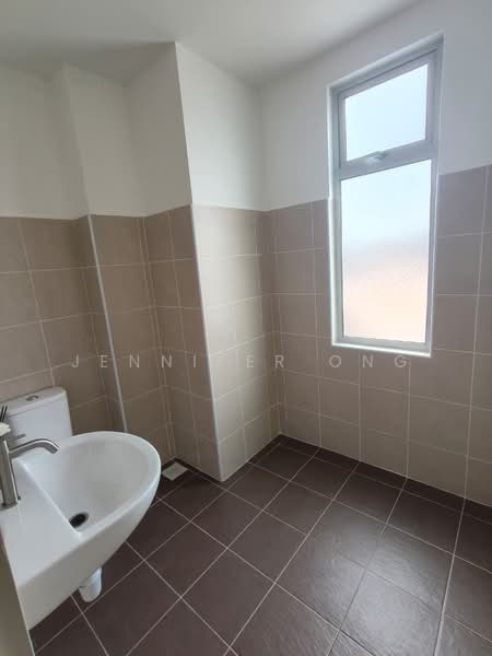 Rumah Teres untuk Dijual di Johor Bahru (Johor) - Jennifer Ong - Bathroom - PropertyGuru.com.my