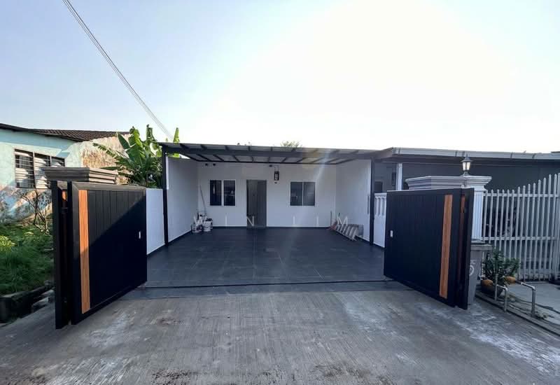 1-storey Terraced House for Sale in Taman Universiti (Skudai) - Win Lim - Exterior - PropertyGuru.com.my