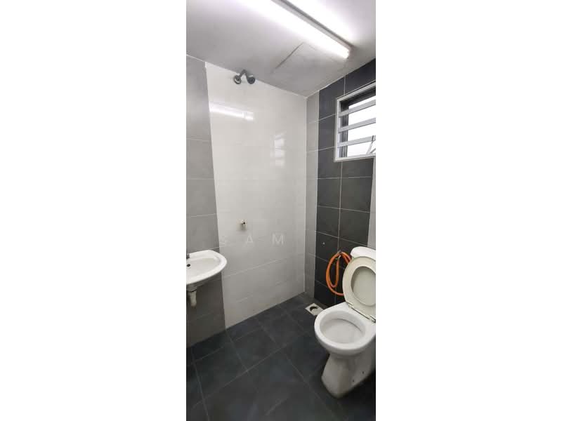 2-storey Terraced House for Sale in Lahat (Perak) - Sam . - Bathroom - PropertyGuru.com.my