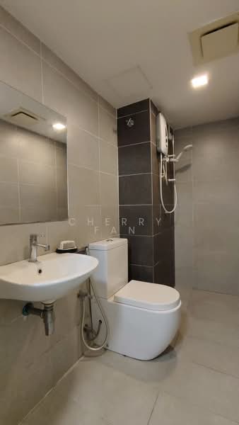 Servis Apartment untuk Disewa di Pinnacle Petaling Jaya - Cherry Fan - Bathroom - PropertyGuru.com.my