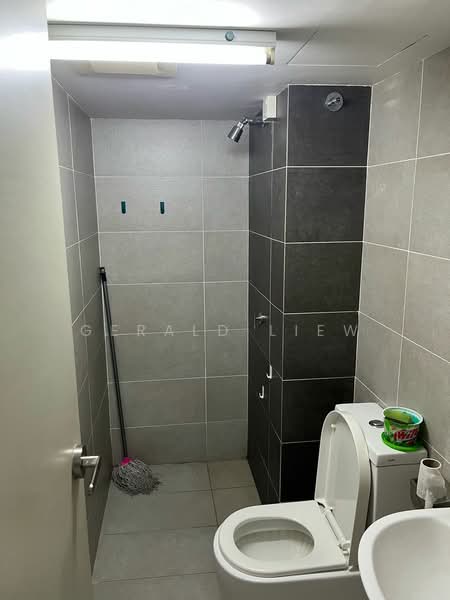 Servis Apartment untuk Disewa di Pinnacle Petaling Jaya - Gerald Liew - Bathroom - PropertyGuru.com.my