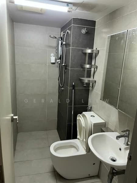 Servis Apartment untuk Disewa di Pinnacle Petaling Jaya - Gerald Liew - Bathroom - PropertyGuru.com.my