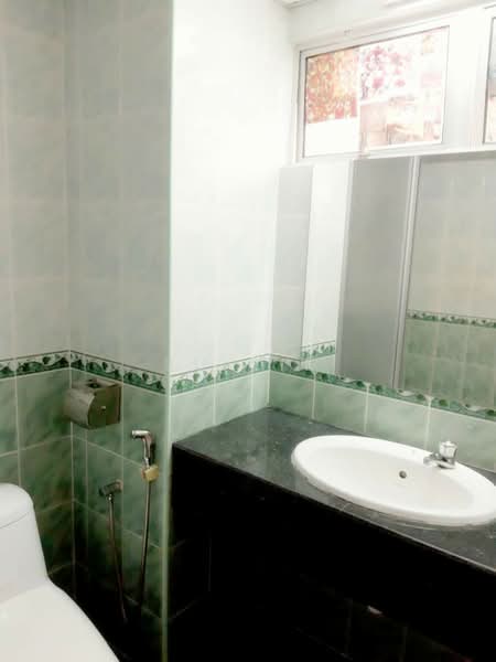 Kondominium untuk Dijual di The Reef Condominium - Su Sim - Bathroom - PropertyGuru.com.my