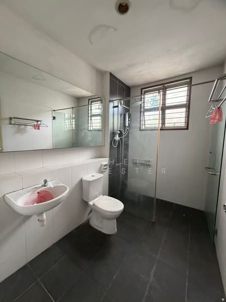 Semi-Detached House for Sale in Johor Bahru (Johor) - Michele Sylvester - Bathroom - PropertyGuru.com.my