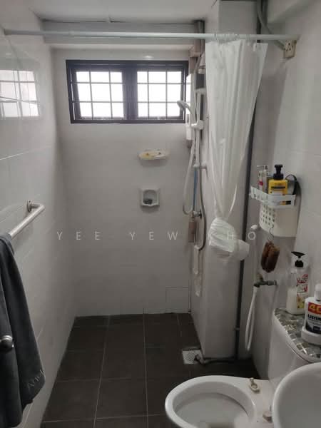 Apartment for Rent at Anjung Hijau (Greenfields) - Yee Yew Kho - Bathroom - PropertyGuru.com.my