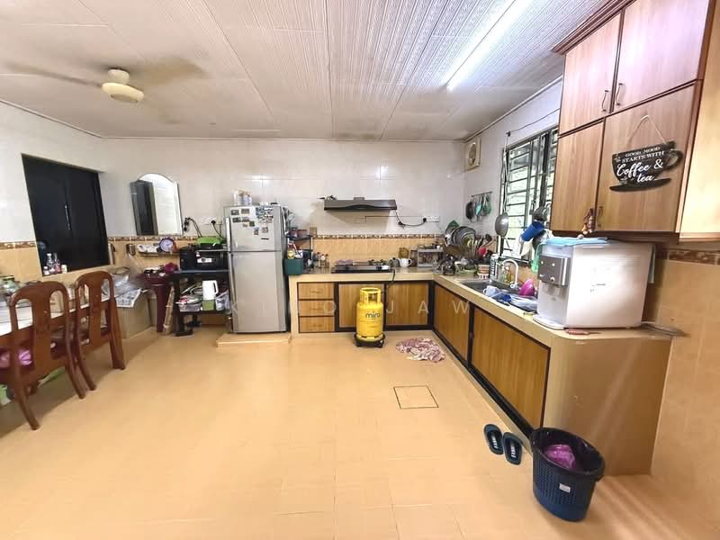 1-storey Terraced House for Sale in Taman Cantik (Kulai) - Kino Jaw - Kitchen - PropertyGuru.com.my