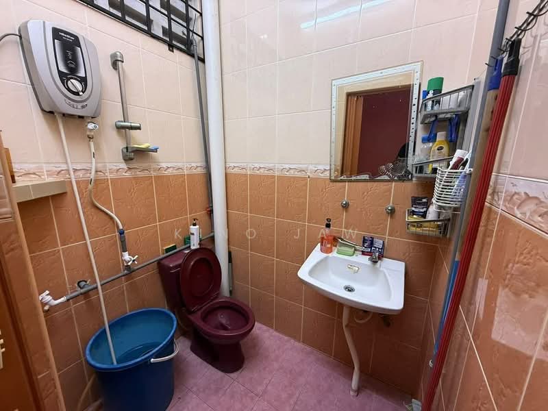 1-storey Terraced House for Sale in Taman Cantik (Kulai) - Kino Jaw - Bathroom - PropertyGuru.com.my