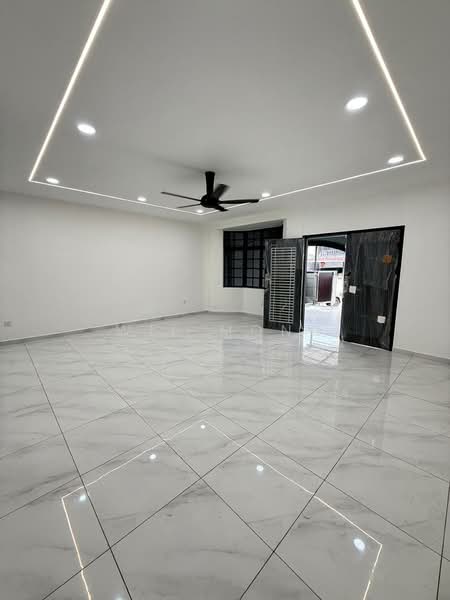 Rumah Teres 2 Tingkat untuk Dijual di Taman Ungku Tun Aminah (Skudai) - Wil Mong - Living Room - PropertyGuru.com.my