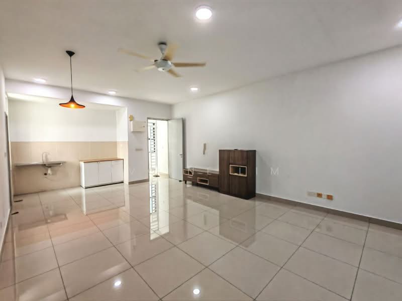 Servis Apartment untuk Dijual di Austin Regency (Pangsapuri Austin Perdana) - Yvonne Lim - Living Room - PropertyGuru.com.my