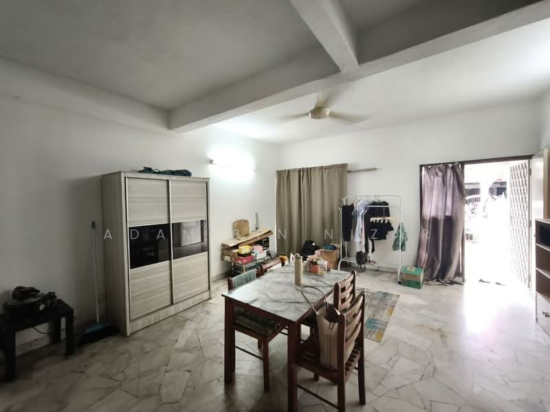 2-storey Terraced House for Sale in Klang (Selangor) - Adam Bin Nizar - Living Room - PropertyGuru.com.my