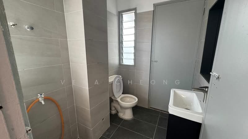 2-storey Terraced House for Sale in Taman Perling (Perling) - Vera Cheong - Bathroom - PropertyGuru.com.my