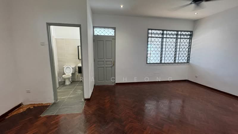 2-storey Terraced House for Sale in Taman Perling (Perling) - Vera Cheong - Bathroom - PropertyGuru.com.my