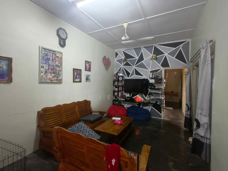 1-storey Terraced House for Sale in Taman Mas (Kulai) - Weinie Chon - Living Room - PropertyGuru.com.my