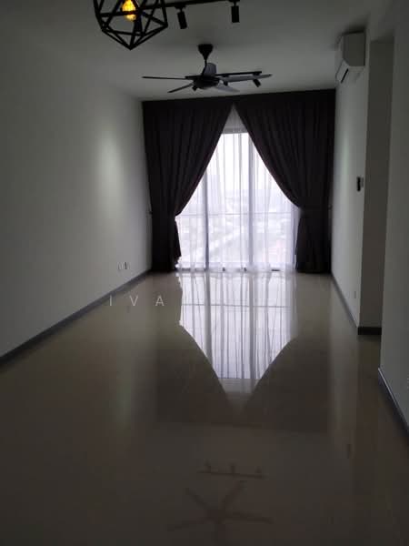 Servis Apartment untuk Dijual di United Point (Residensi Berpadu) - Ivan Kok - Living Room - PropertyGuru.com.my