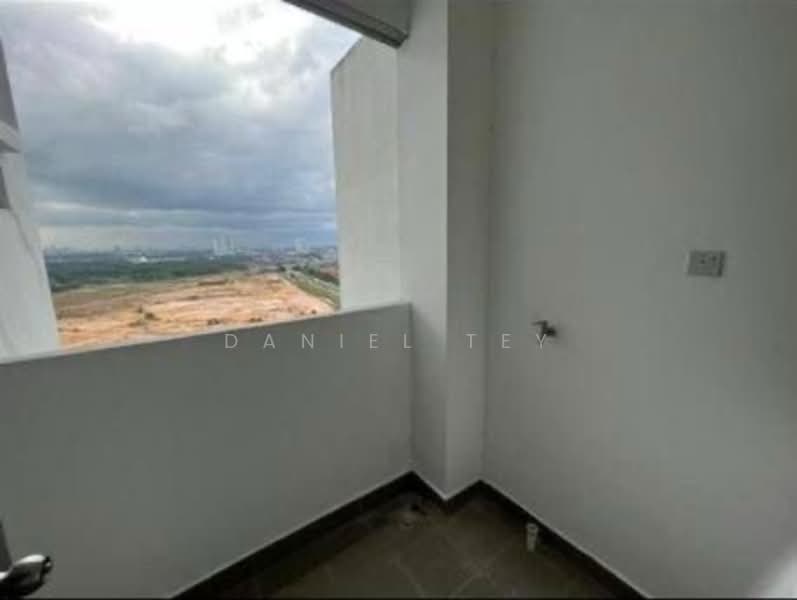 Service Residence for Rent at Meridin Bayvue Serviced Apartment - Daniel Tey - Balcony - PropertyGuru.com.my