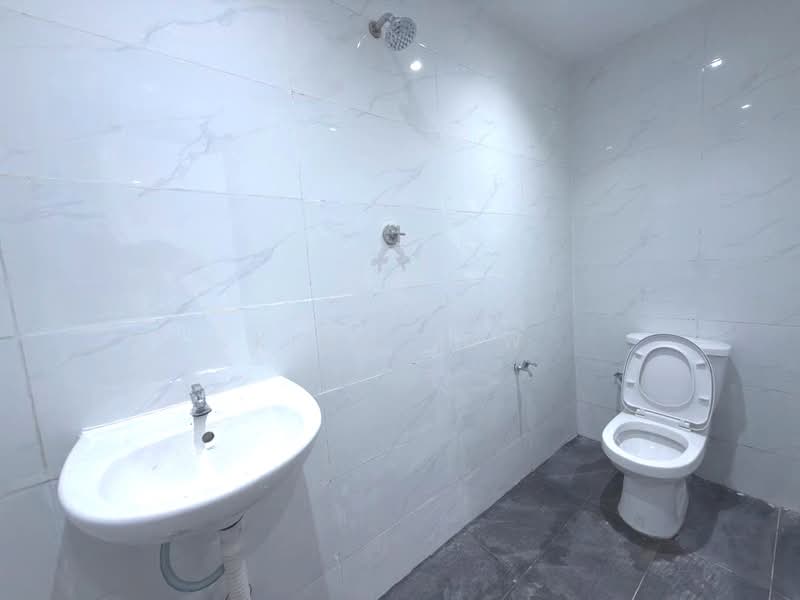 Rumah Teres 2 Tingkat untuk Dijual di Bandar Baru Permas Jaya (Permas Jaya) - Kino Jaw - Bathroom - PropertyGuru.com.my