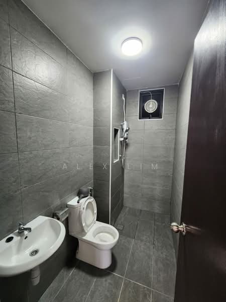 Apartment for Rent at KSL Bukit Gemilang - Alex Lim - Bathroom - PropertyGuru.com.my