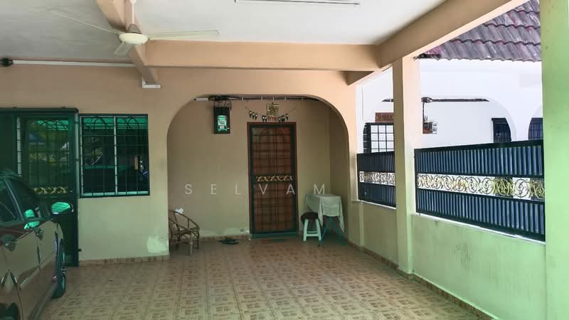 Rumah Teres 2 Tingkat untuk Dijual di Taman Sri Jelok (Kajang) - Selvam . - Exterior - PropertyGuru.com.my
