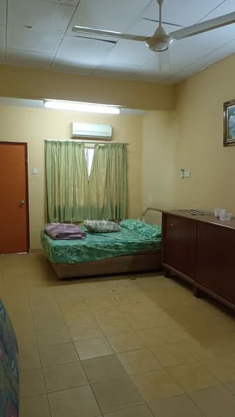 Rumah Teres 2 Tingkat untuk Dijual di Taman Sri Jelok (Kajang) - Selvam . - Bedroom - PropertyGuru.com.my